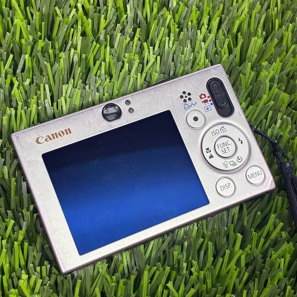 Canon PowerShot SD1000 Digital ELPH 7.1MP Bundle with Charger, Memory Card,Batte